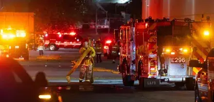 Elicottero precipita e prende fuoco a Los Angeles, almeno 3 morti