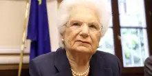 Processo agli hater di Liliana Segre, un imputato condannato a 4 mesi