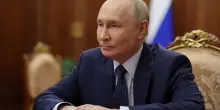 Mosca, droni contro aeroporti impediscono atterraggio di Putin