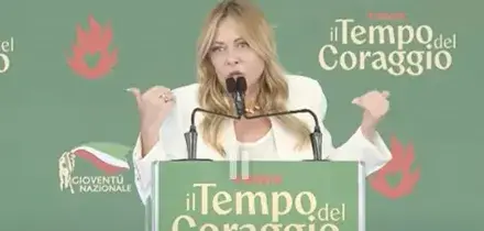 Meloni: 'Norma per numero massimo stranieri in classe e divieto burqa'