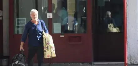 Roma, l'ex sindaco Gianni Alemanno ha lasciato il carcere di Rebibbia