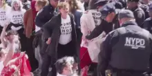 Proteste contro Netanyahu all'Onu, arrestata Susan Sarandon