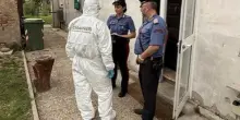 Mantova, uomo morto in casa: ucciso da un colpo di pistola