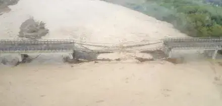 Maltempo, si cerca ancora uomo disperso dopo crollo ponte sul Trigno