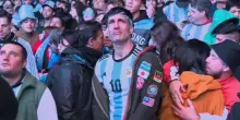 Le lacrime dei tifosi argentini al fischio finale