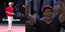 Sinner lascia spazio al bimbo (che fa punto ad Alcaraz): e Jannik esulta cos&igrave;. VIDEO