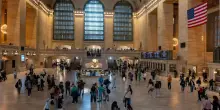 New York, ferisce col machete tre persone a Grand Central: ucciso