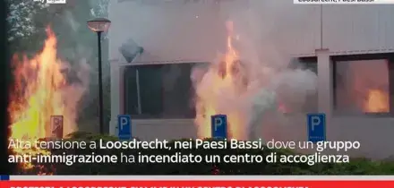 Protesta a Loosdrecht, fiamme in un centro di accoglienza