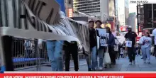 New York, manifestazione contro la guerra a Times Square