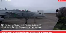 Nord Europa, jet militari volano a forma di albero di Natale