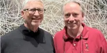 Gates e Torvalds, incontro storico tra i creatori di Windows e Linux