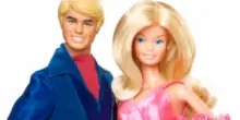 Ken, eterno fidanzato di Barbie, compie 65 anni