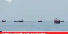 Hormuz, traffico fermo: centinaia di navi bloccate