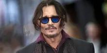 Johnny Depp debutta come artista a Milano