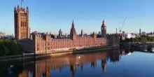 Uk, governo lavora a tetto finanziamento partiti