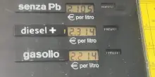 Carburanti, proroga sconto diesel: poi aiuti mirati