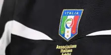 Crotone, picchia e deruba arbitro: calciatore squalificato per 5 anni