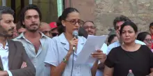 Bologna, morto ammanettato, presidio e scontri con Polizia