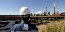 Ex Ilva, governo apre a partecipazione pubblica. Stop ai licenziamenti