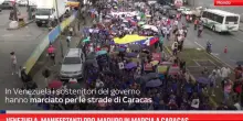 Venezuela, manifestanti pro-Maduro in marcia a Caracas
