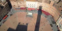 Palio di Siena dell'Assunta rinviato per il maltempo