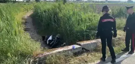 Scooter nel fosso, muoiono 2 giovani nel Milanese