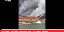 California, velista salvato tra gli incendi su un&rsquo;isola