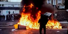 Proteste Francia, ministro: 'Genitori paghino danni alle scuole'. FOTO