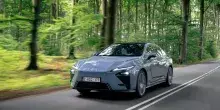 Lexus ES, la prova dell'ottava generazione della berlina premium