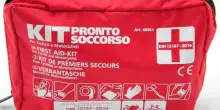 Kit emergenza in auto, cosa serve davvero: dalla legge ai consigli