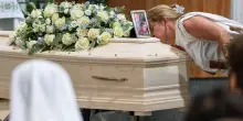 L&rsquo;addio a Mattia Maestri dopo nove anni di coma. FOTO