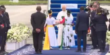 Il Papa in Guinea: 'Fame di futuro, speranza e pace'