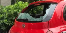 In auto sotto la grandine mentre si guida? Ecco cosa &egrave; meglio fare