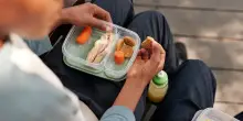 In Italia 430mila minori costretti a rinunce su cibo e socialit&agrave;