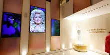 Dolly Parton, apre a Nashville il nuovo museo dedicato alla sua vita