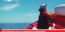 Emergency salva 71 migranti in acque internazionali libiche