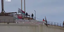 Protesta Eurallumina: operai salgono su silo a 40 metri