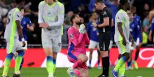 Donnarumma protesta in ginocchio e viene ammonito. VIDEO