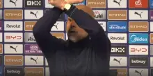 Guardiola spiazza tutti in conferenza e lancia un coro inaspettato. VIDEO