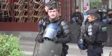 Tra divieti e preoccupazione la Francia si prepara ai cortei