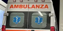 Bimbo di 4 anni cade dal terrazzo, il padre si lancia e lo salva