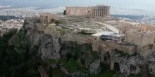 Grecia, uomo accoltella due turisti Usa vicino all'Acropoli di Atene