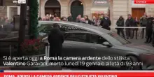 Roma, aperta la camera ardente dello stilista Valentino