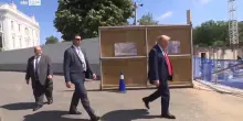 Trump mostra i render della sala da ballo finita