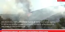 Incendio in Turchia, un morto e in centinaia senza casa