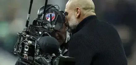 E Guardiola litiga col cameraman: cos'è successo dopo Newcastle-City