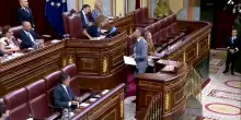 Sanchez risponde al leader di Vox in Parlamento: 'Io sar&ograve; anche un cane, ma non ho padroni'