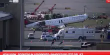 New York, scontro in aeroporto: rimosso relitto del jet