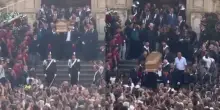Funerali Pippo Baudo, il feretro verso il cimitero di Militello. VIDEO