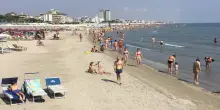 Invest&igrave; e uccise turista con la ruspa: denunciato per minacce di morte